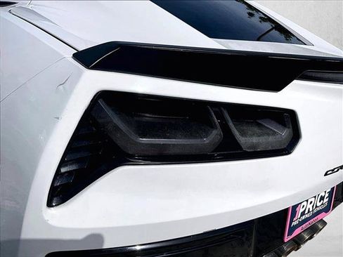 Used 2018 Chevrolet Corvette Stingray Coupe w/ Carbon Flash Badge Package RWD image 29