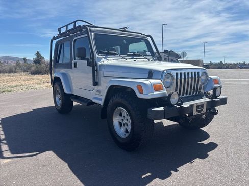 Used 2005 Jeep Wrangler Unlimited image 2
