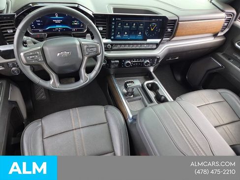 Used 2024 Chevrolet Silverado 1500 High Country w/ Midnight Edition AWD/4WD image 9