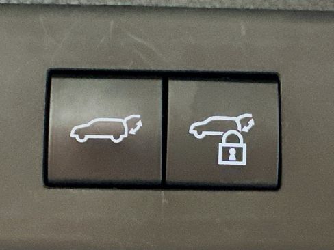 Used 2025 Toyota Grand Highlander AWD image 30