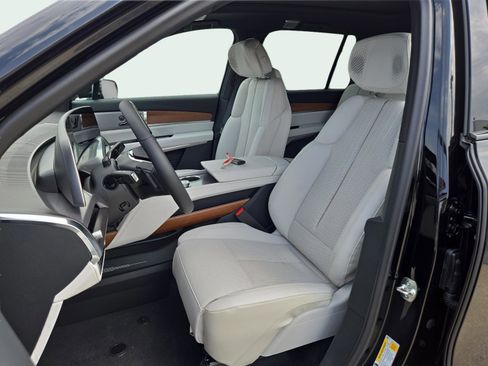 New 2026 Cadillac Vistiq Sport image 19