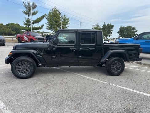 New 2025 Jeep Gladiator Sport image 16