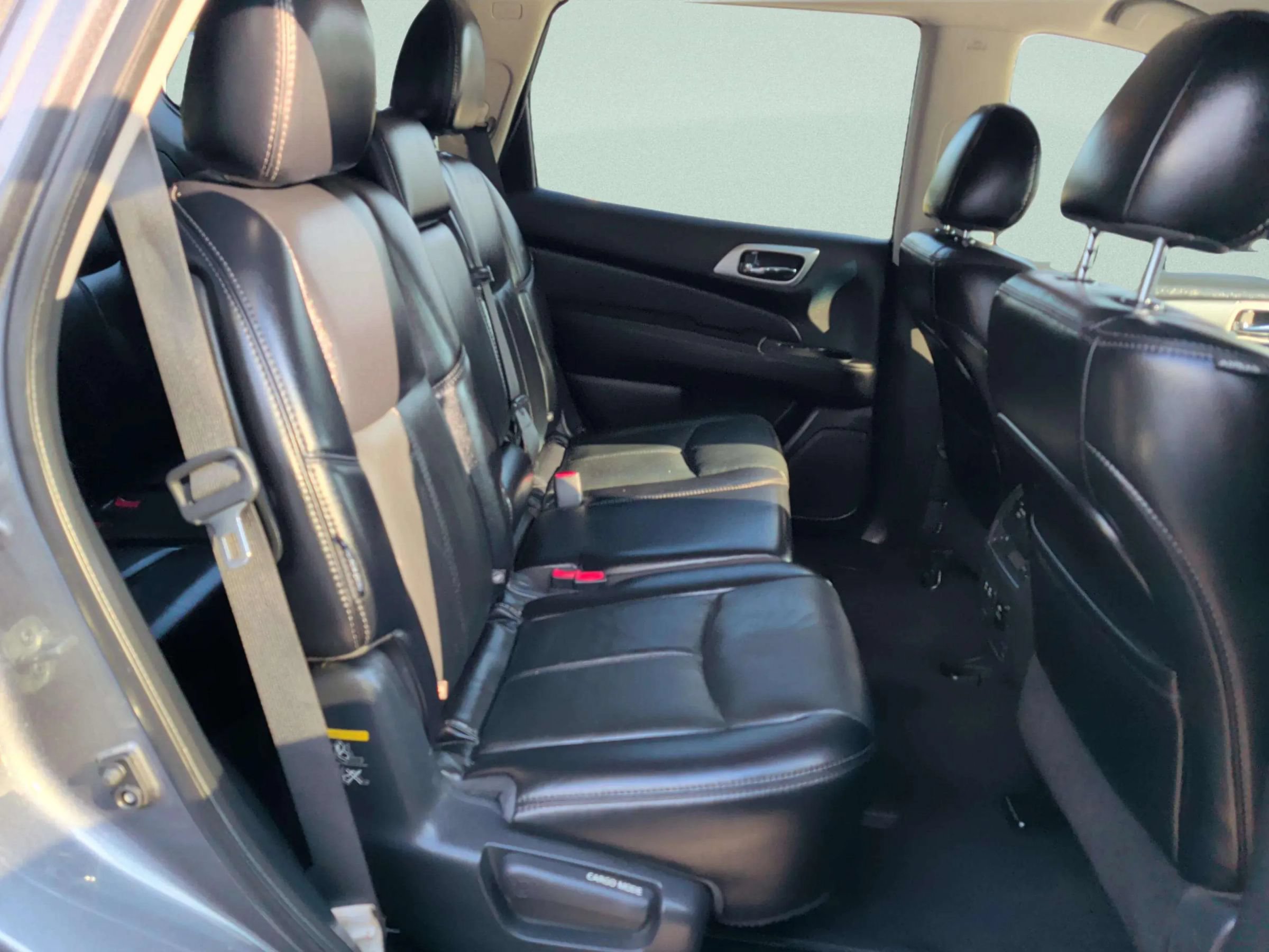 Used 2020 Nissan Pathfinder SL FWD image 31