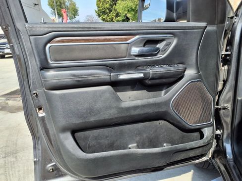 Used 2019 RAM 1500 Laramie AWD/4WD image 13