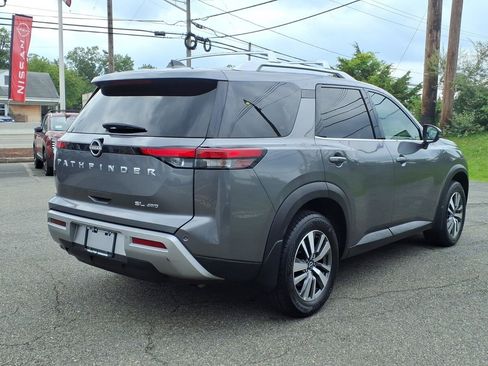 Used 2024 Nissan Pathfinder SL AWD/4WD image 6