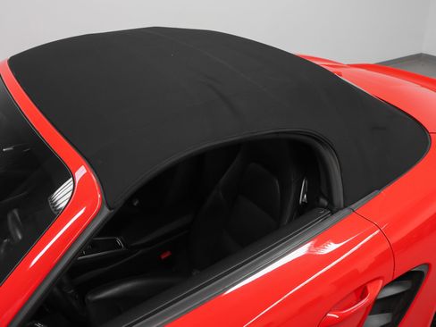 Certified 2019 Porsche 718 Boxster RWD image 9