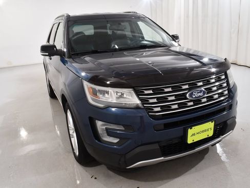 Used 2016 Ford Explorer XLT w/ Equipment Group 202A AWD/4WD image 4