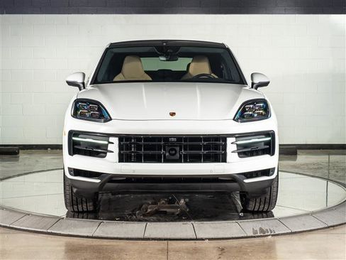 Certified 2025 Porsche Cayenne Coupe AWD/4WD image 6