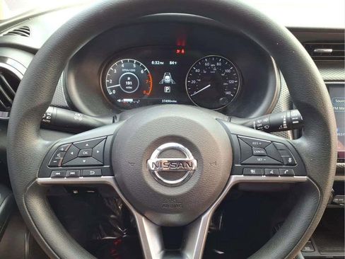 Used 2021 Nissan Kicks SV w/ Interior Electronics Package FWD image 14