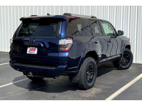 Used 2020 Toyota 4Runner SR5 Premium image 10