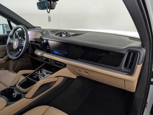 New 2026 Porsche Cayenne AWD/4WD image 19