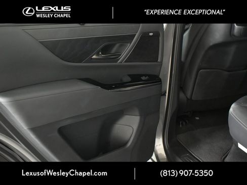 Used 2023 Lexus LX 600 4WD w/ Luxury Package image 23
