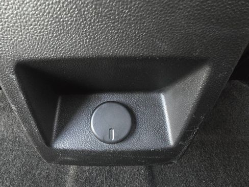 Used 2011 Chevrolet Equinox LT image 24