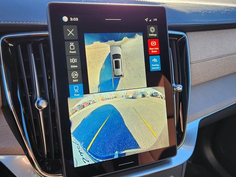 New 2026 Volvo XC90 T8 Plus w/ Protection Package Premier image 11