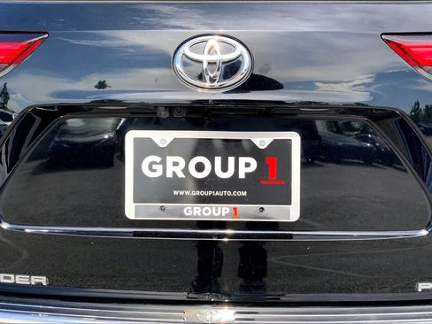 Used 2021 Toyota Highlander Platinum FWD image 10