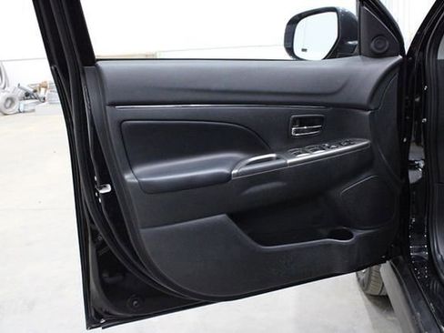 Used 2024 Mitsubishi Outlander Sport SE image 12