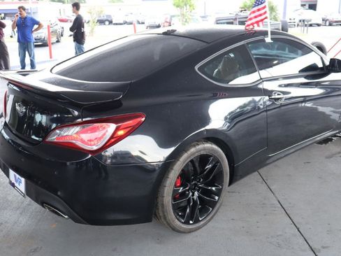 Used 2015 Hyundai Genesis 3.8 RWD image 5