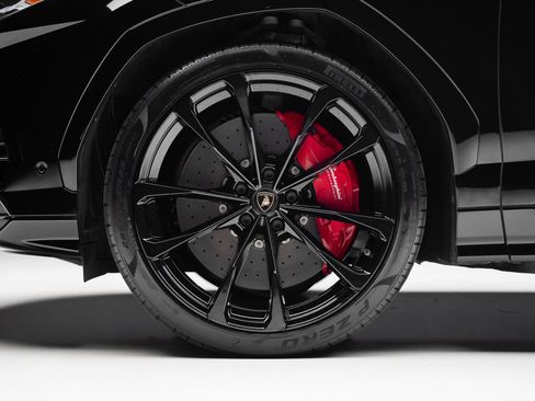 Used 2019 Lamborghini Urus AWD/4WD image 19