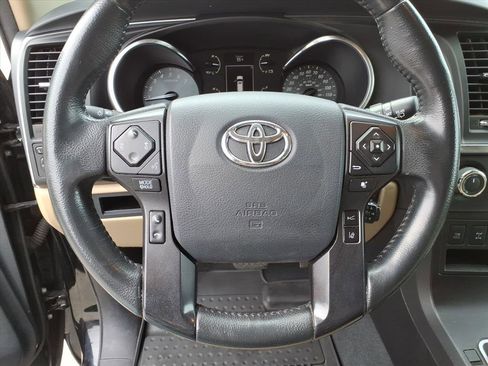 Used 2020 Toyota Sequoia Limited w/ Safety & Convenience Package image 20