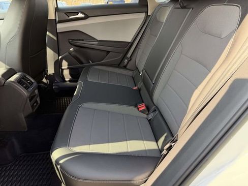 Used 2022 Volkswagen Taos SE w/ IQ.Drive SE Package image 11