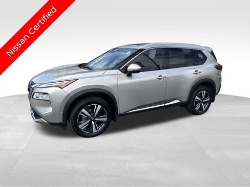 Used 2021 Nissan Rogue Platinum image 2