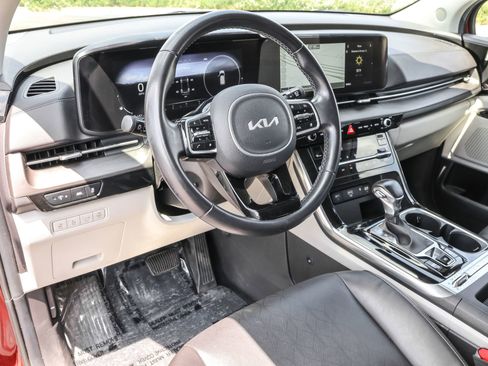 Used 2023 Kia Carnival SX image 4