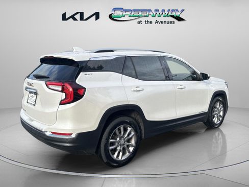 Used 2022 GMC Terrain SLT w/ Tech Package image 4
