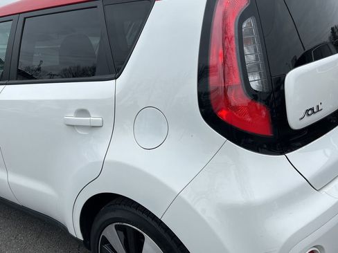 Used 2017 Kia Soul + w/ Designer's Package image 17