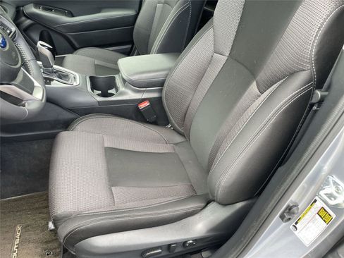 Used 2024 Subaru Outback Premium AWD/4WD image 12