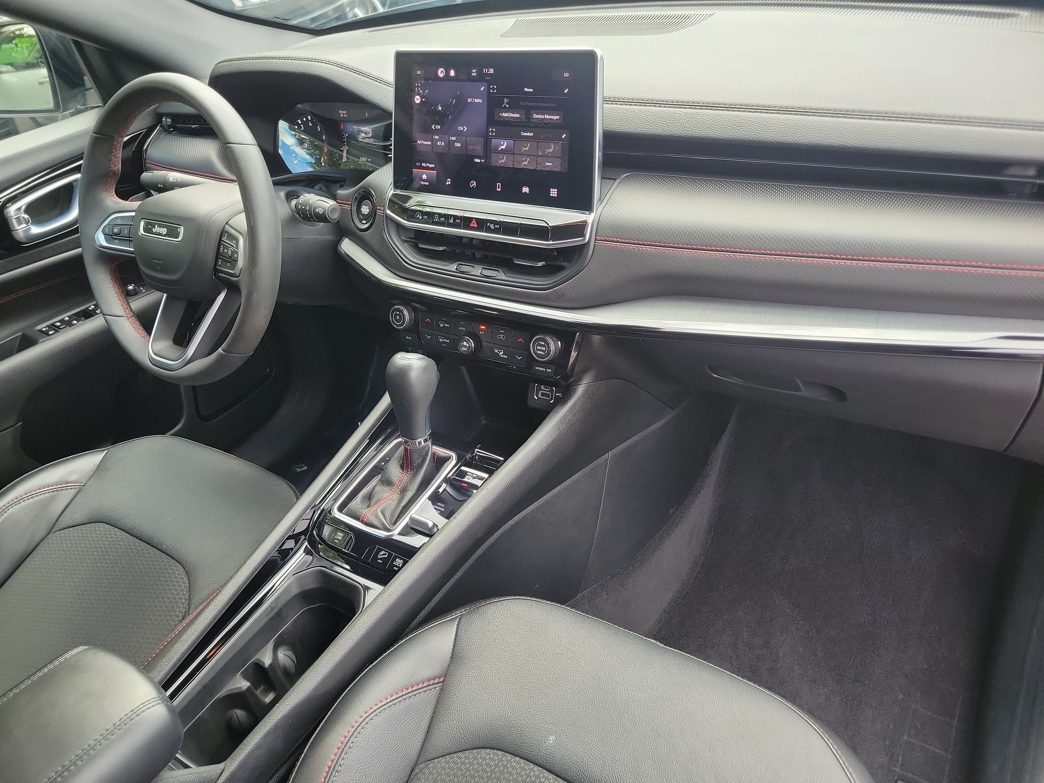 Used 2023 Jeep Compass Trailhawk AWD/4WD image 17