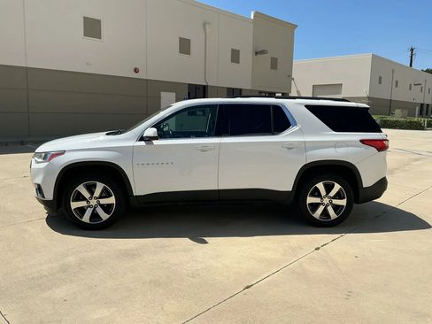 Used 2020 Chevrolet Traverse LT w/ LT Premium Package FWD image 8