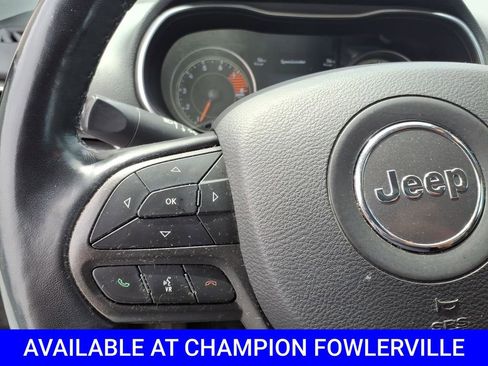 Used 2020 Jeep Cherokee Trailhawk w/ Cold Weather Group AWD/4WD image 18