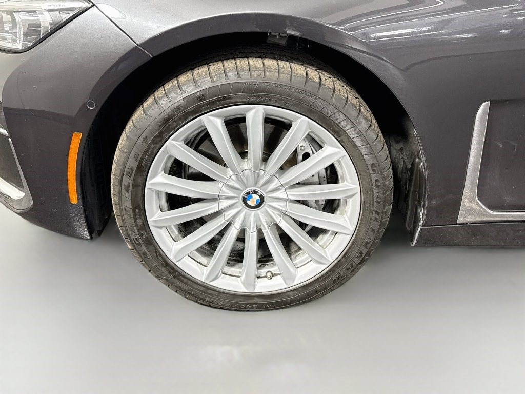 Used 2022 BMW 740i RWD image 37