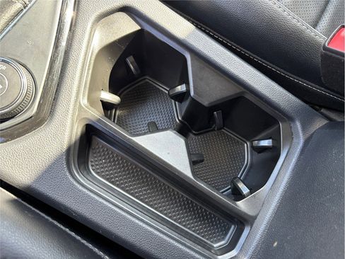 Used 2023 Volkswagen Taos SEL image 30