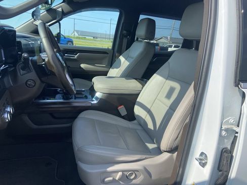 Used 2023 GMC Sierra 1500 SLT w/ SLT Premium Plus Package AWD/4WD image 19