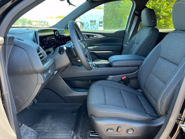 New 2026 Chevrolet Traverse LT w/ Driver Confidence Package AWD/4WD image 4