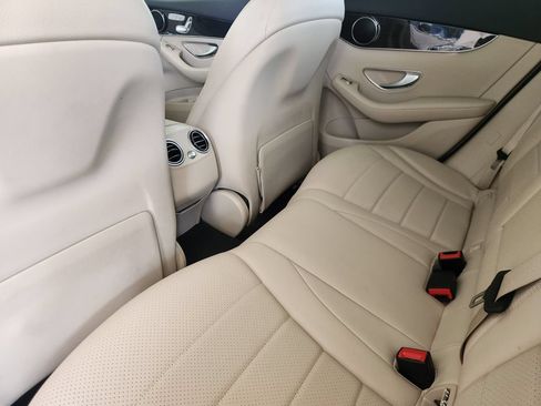 Used 2022 Mercedes-Benz GLC 300 image 30