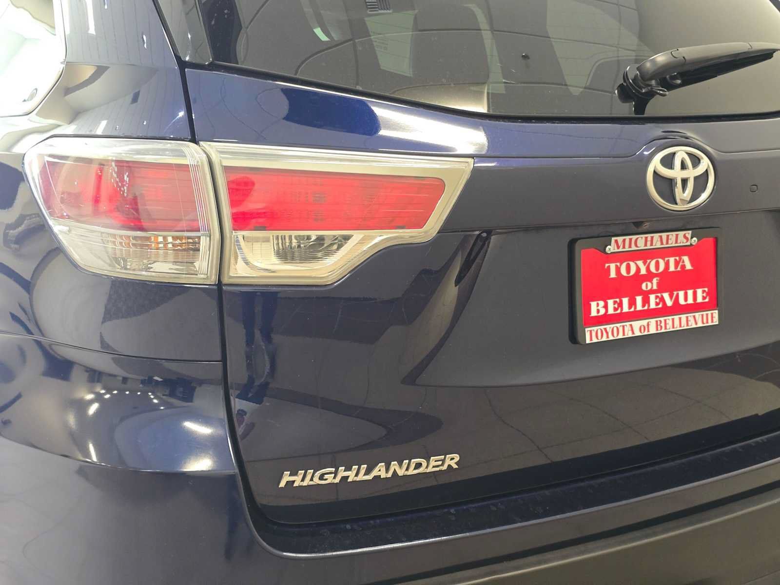 Used 2016 Toyota Highlander XLE AWD/4WD image 7