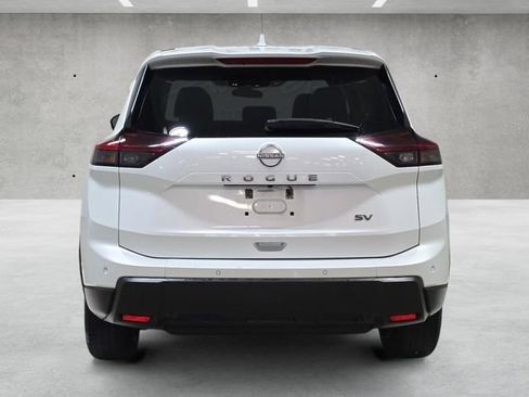 Used 2024 Nissan Rogue SV image 15