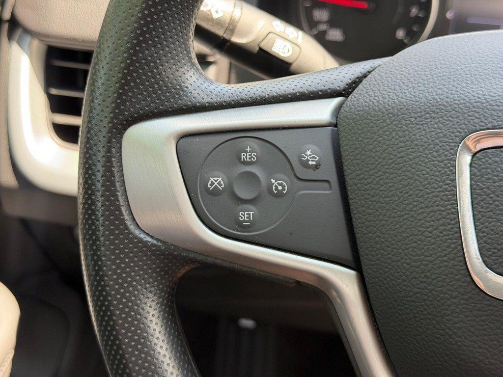 Used 2022 GMC Terrain SLE w/ Driver Convenience Package FWD image 17