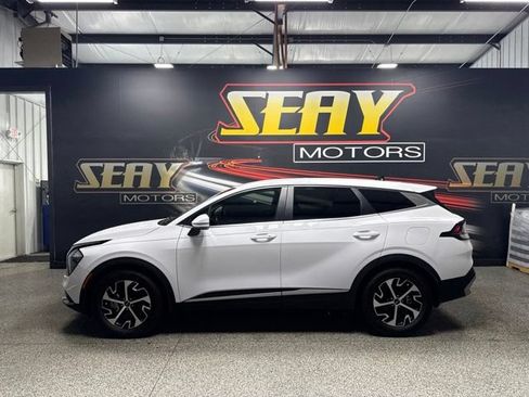 Used 2023 Kia Sportage EX FWD image 2