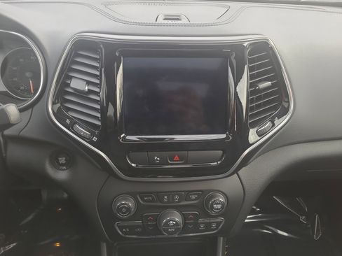 Used 2020 Jeep Cherokee Limited image 21