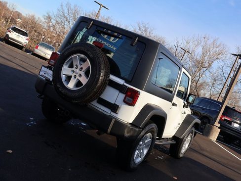 Used 2015 Jeep Wrangler Sport w/ Connectivity Group image 7