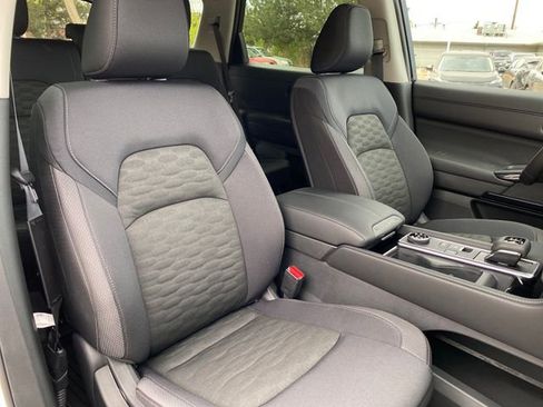 New 2026 Nissan Pathfinder SV image 9