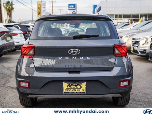 New 2026 Hyundai Venue SEL FWD image 9