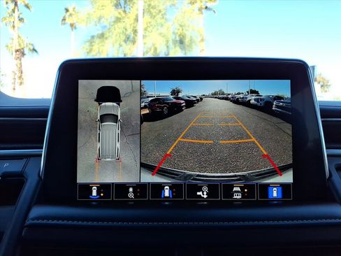 Used 2021 GMC Yukon XL SLT w/ SLT Premium Package image 21