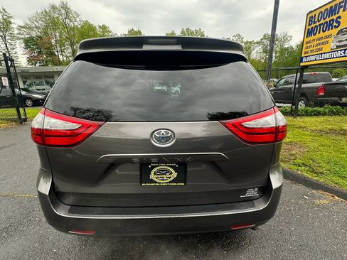 Used 2015 Toyota Sienna XLE AWD/4WD image 6