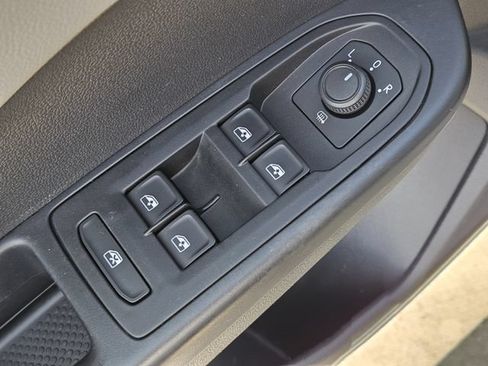 Used 2022 Volkswagen Taos SE FWD image 22
