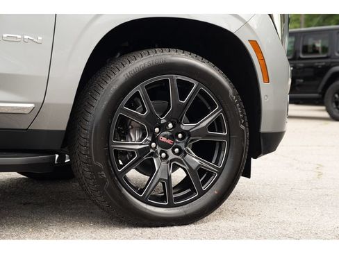 New 2026 GMC Yukon XL Elevation w/ Elevation Premium Package AWD/4WD image 10