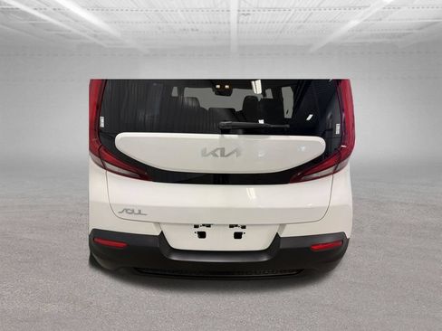 Used 2022 Kia Soul LX w/ Technology Package FWD image 18